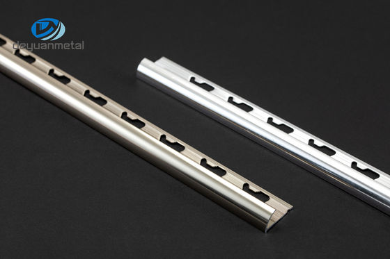CQM-de Profielenbeschermers 2.5m van de Aluminiumhoek Lengte 4mm Hoogte