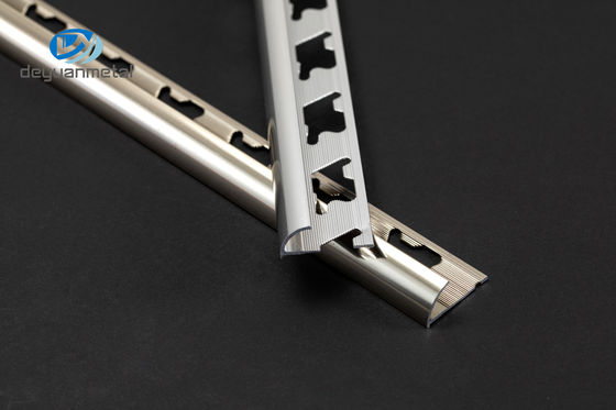CQM-de Profielenbeschermers 2.5m van de Aluminiumhoek Lengte 4mm Hoogte