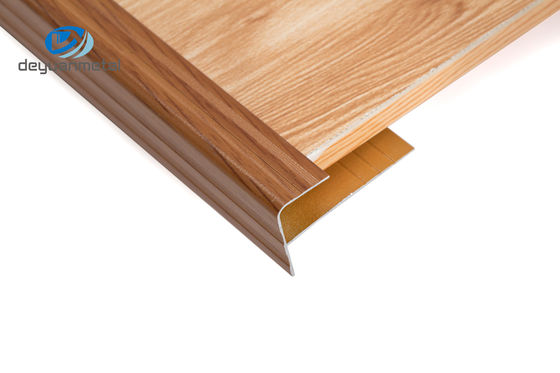F Gevormde T6-Aluminiumtrede die van de de KorrelOppervlaktebehandeling van de Randversiering Houten het Poederdeklaag besnuffelen