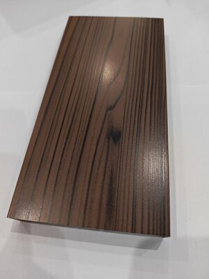 6063 Op maat gemaakte aluminiumprofielen met houten korrels met textuur